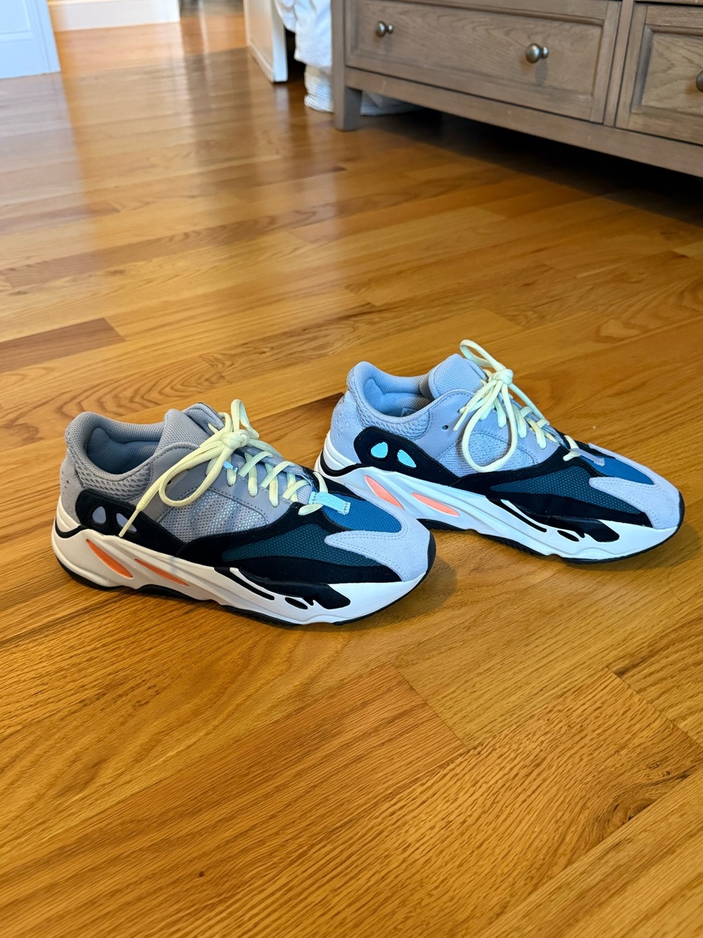 Adidas Yeezy Boost 700 Wave Runner Solid Grey B75571 Men's Size 8.5